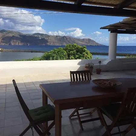 Vacanze Salina Matrimoniale Con Terrazzo בית הארחה